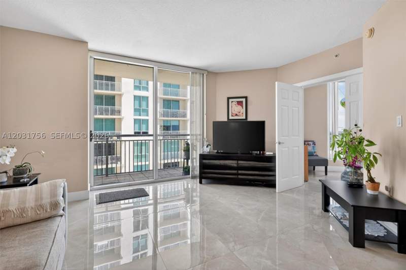 1 bedroom Condominium at 9066 SW 73rd Ct 1203, Metropolis II At Dadeland, Miami — photo 3