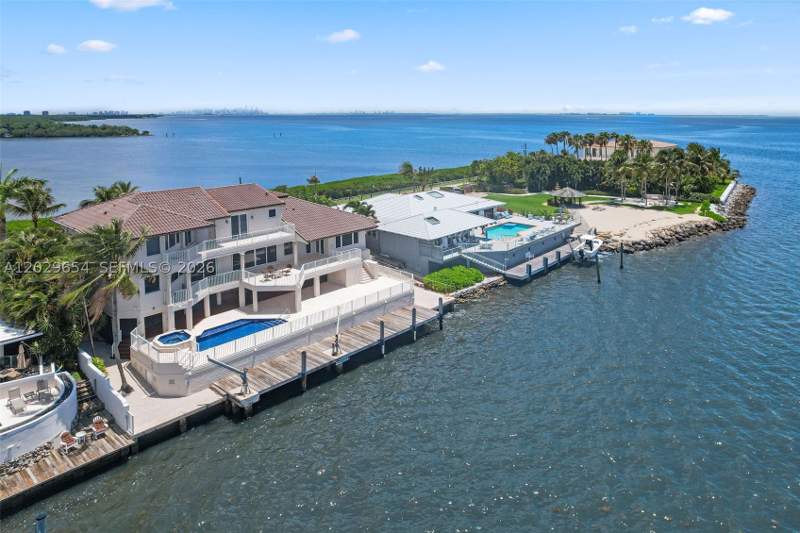 5 bedroom SingleFamilyResidence at 750 Lugo Ave, Coral Bay Sec B, Coral Gables — photo 5