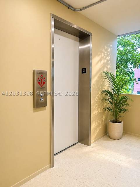 4011 N Meridian Ave 35, Miami Beach FL - photo 9 of 12