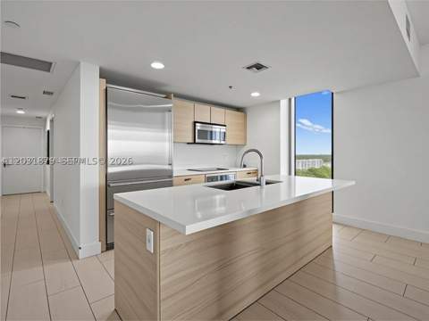 16385 Biscayne Blvd 1615, North Miami Beach FL - photo 10 of 32