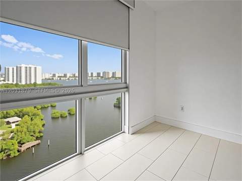 16385 Biscayne Blvd 1615, North Miami Beach FL - photo 15 of 32