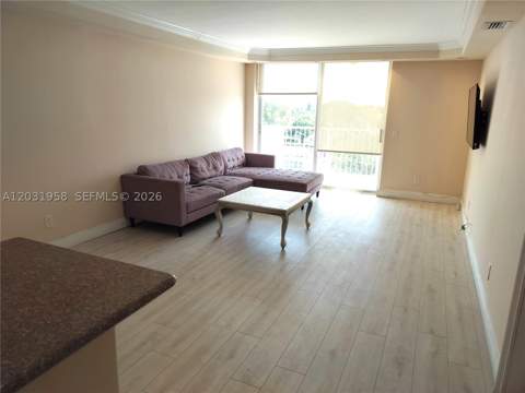 2020 NE 135th St 506, North Miami FL - photo 10 of 30