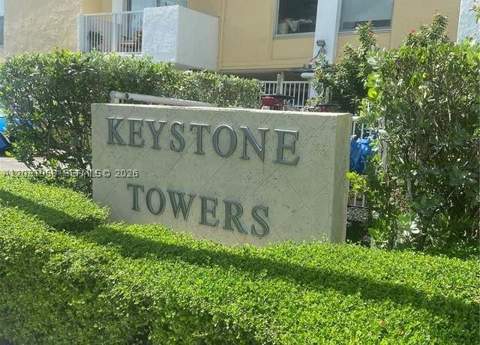 2020 NE 135th St 506, North Miami FL - photo 6 of 30