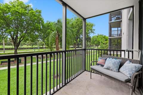3101 N Country Club Dr 209, Aventura FL - photo 16 of 33