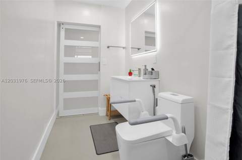 855 W 70th Pl, Hialeah FL - photo 11 of 41