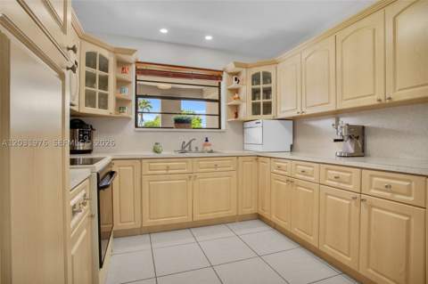 855 W 70th Pl, Hialeah FL - photo 15 of 41