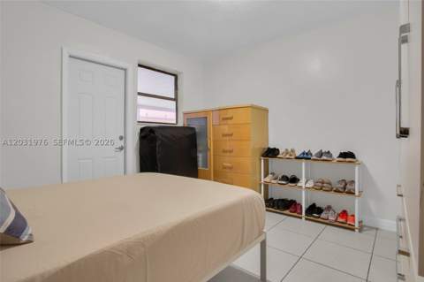 855 W 70th Pl, Hialeah FL - photo 17 of 41