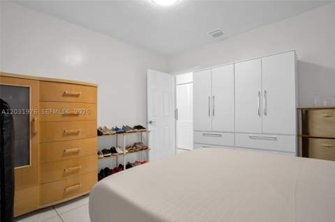 855 W 70th Pl, Hialeah FL - photo 18 of 41