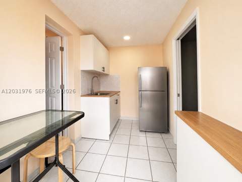 855 W 70th Pl, Hialeah FL - photo 24 of 41