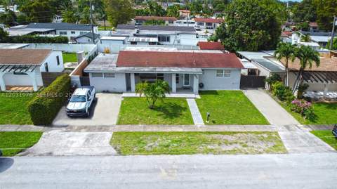 855 W 70th Pl, Hialeah FL - photo 6 of 41