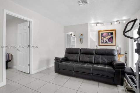855 W 70th Pl, Hialeah FL - photo 8 of 41