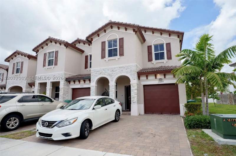 3 bedroom Townhouse at 12688 NW 23rd Pl, GOLF PARK SEC 1, Miami — photo 5