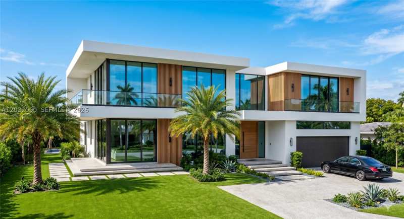3 bedroom SingleFamilyResidence at 3900 SW 59th Ave, Central Miami Pt 1, Miami — photo 1
