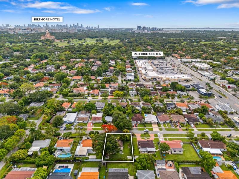 3 bedroom SingleFamilyResidence at 3900 SW 59th Ave, Central Miami Pt 1, Miami — photo 5