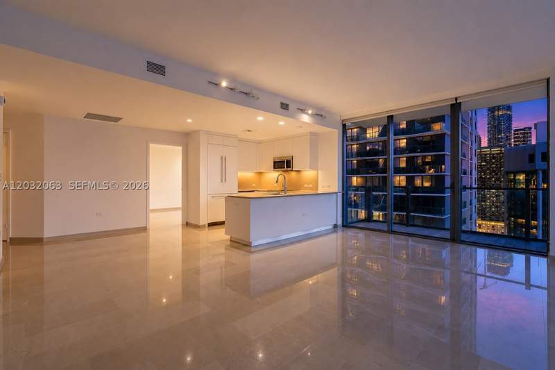 3 bedroom Condominium at 88 SW 7th St 2302, Rise Condo, Miami — photo 4