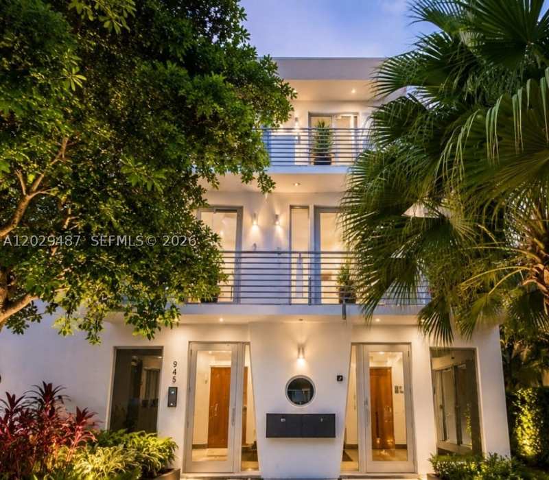 2 bedroom Condominium at 945 Michigan Ave 5, The Terrace Condo, Miami Beach — photo 1