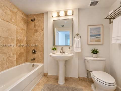 945 Michigan Ave 5, Miami Beach FL - photo 10 of 23