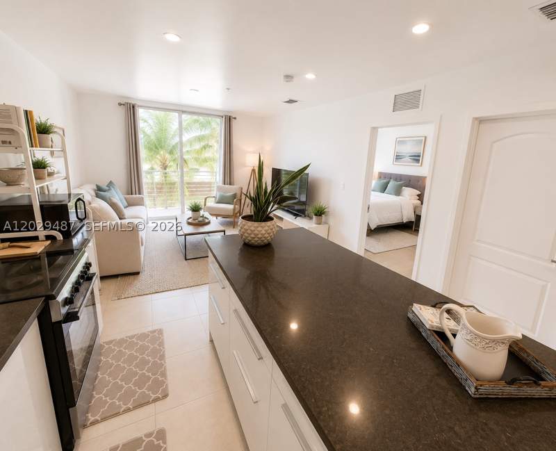 2 bedroom Condominium at 945 Michigan Ave 5, The Terrace Condo, Miami Beach — photo 4