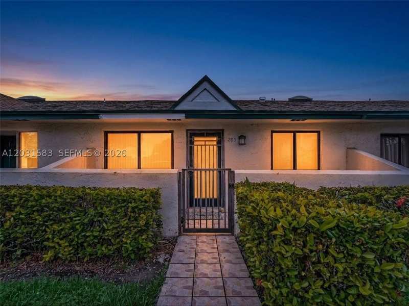 2 bedroom Townhouse at 10828 SW 72nd St 205, Sunset Condor Ph I, Miami — photo 1