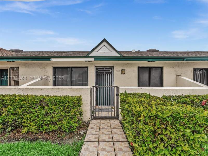 2 bedroom Townhouse at 10828 SW 72nd St 205, Sunset Condor Ph I, Miami — photo 2