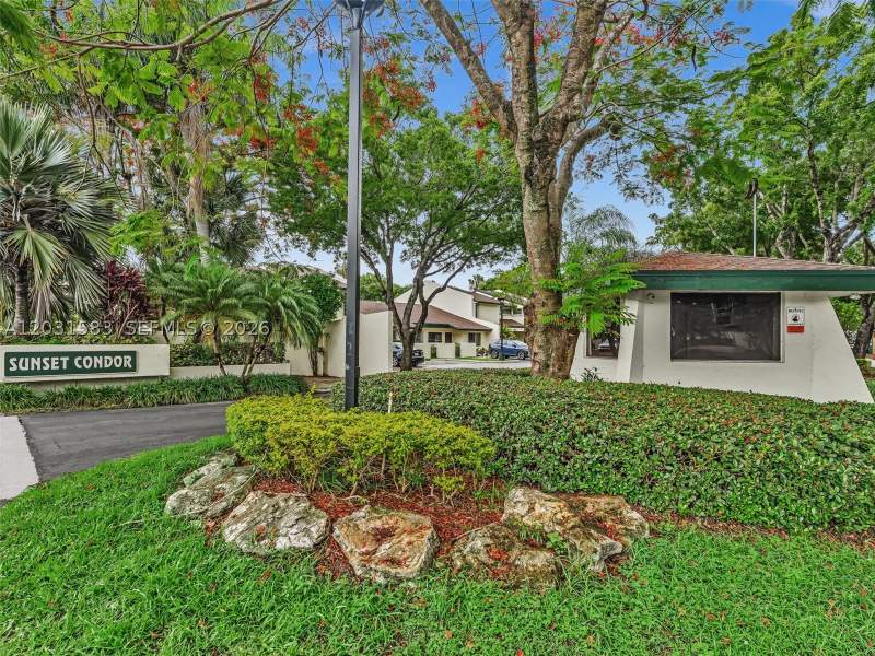 2 bedroom Townhouse at 10828 SW 72nd St 205, Sunset Condor Ph I, Miami — photo 3
