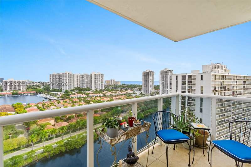 1 bedroom Condominium at 3675 N Country Club Dr 2201, Aventura Eldorado Condo, Aventura — photo 1