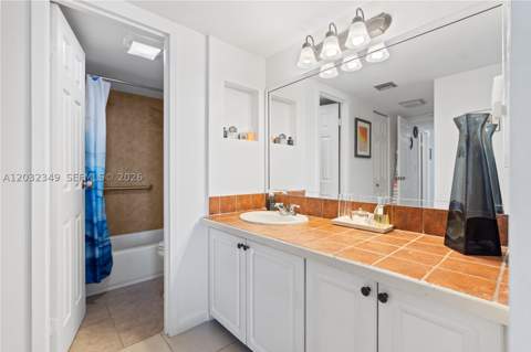 3675 N Country Club Dr 2201, Aventura FL - photo 17 of 39