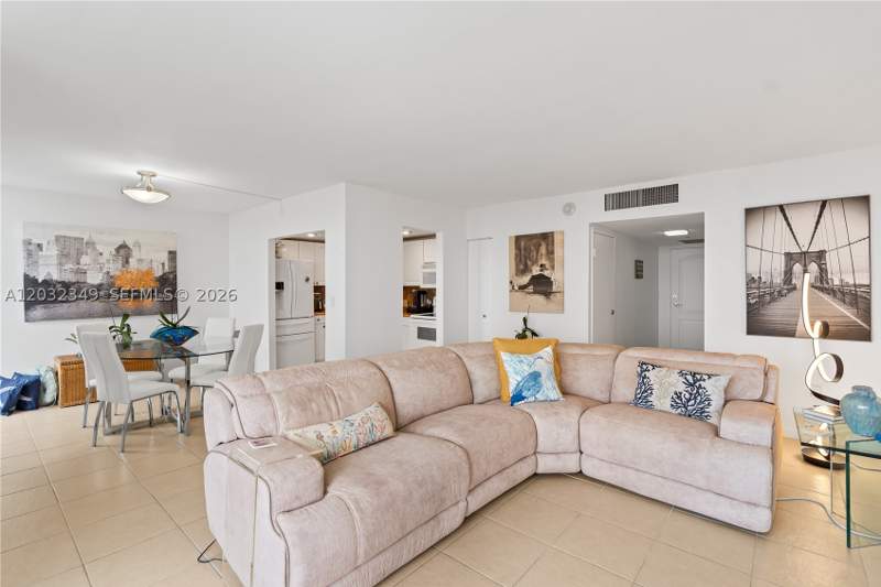 1 bedroom Condominium at 3675 N Country Club Dr 2201, Aventura Eldorado Condo, Aventura — photo 4