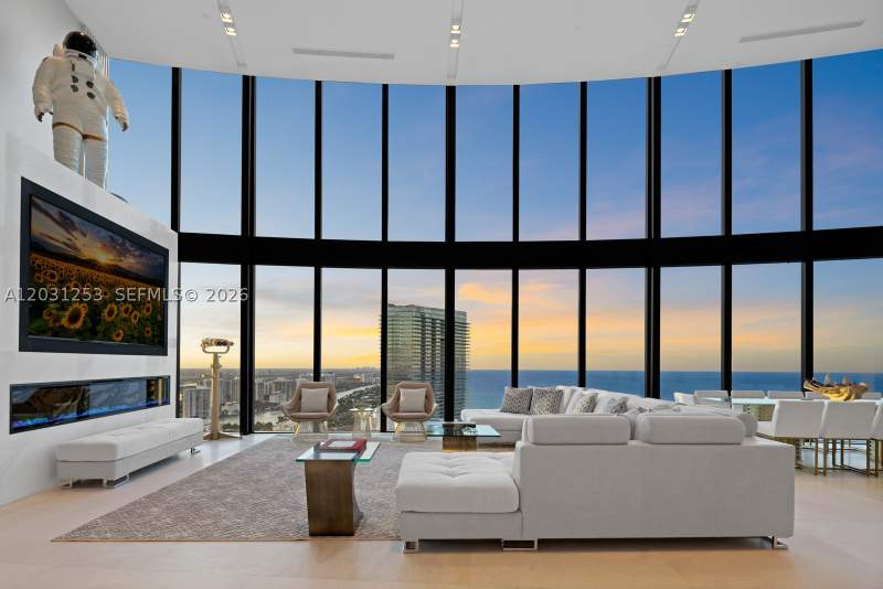 4 bedroom Condominium at 18555 Collins Ave 4405, 18555 Collins Avenue Cond, Sunny Isles Beach — photo 2