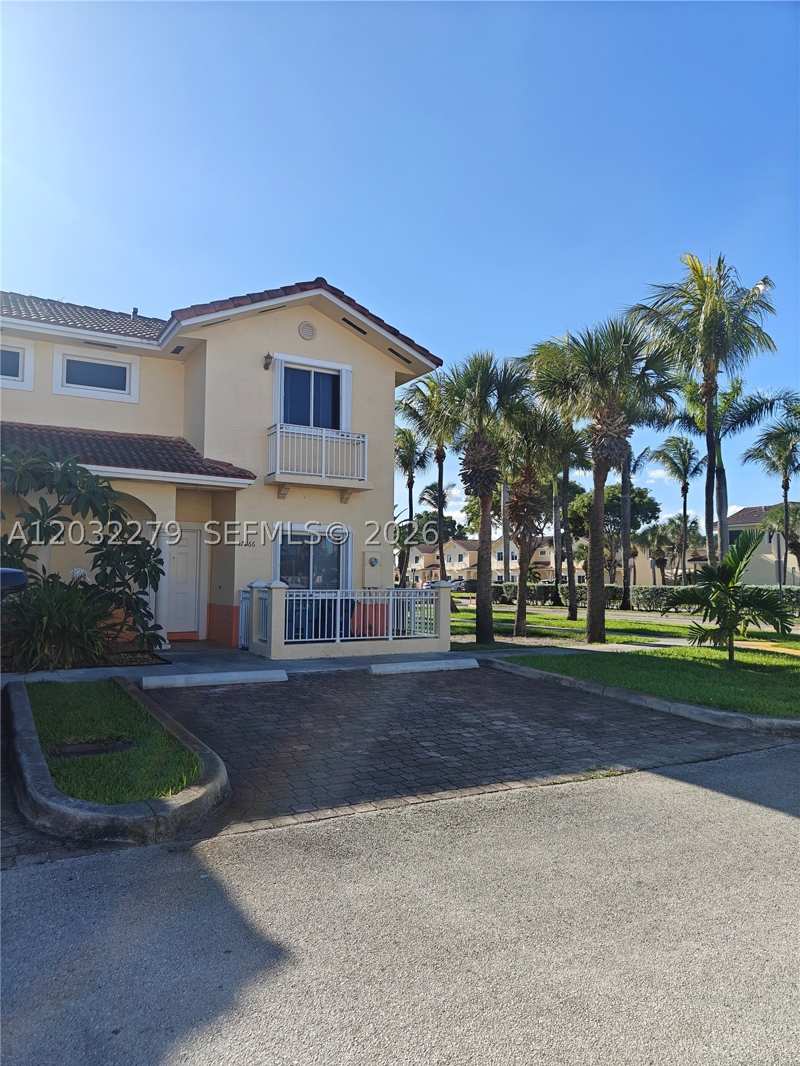 2 bedroom Townhouse at 17866 NW 74th Ct, Tuscan Lake Villas, Hialeah — photo 1
