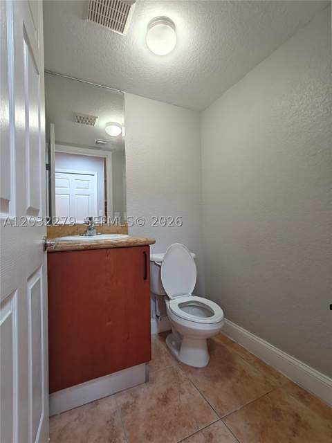 17866 NW 74th Ct, Hialeah FL - photo 14 of 46