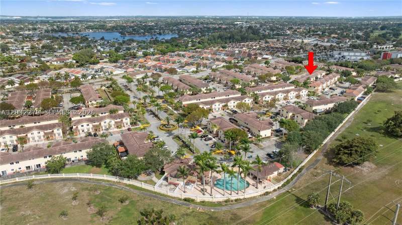 2 bedroom Townhouse at 17866 NW 74th Ct, Tuscan Lake Villas, Hialeah — photo 5