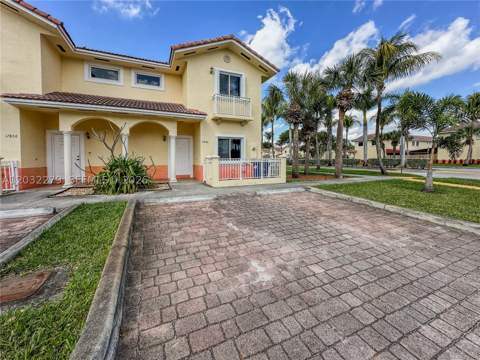 17866 NW 74th Ct, Hialeah FL - photo 6 of 46