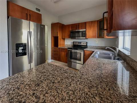 17866 NW 74th Ct, Hialeah FL - photo 7 of 46