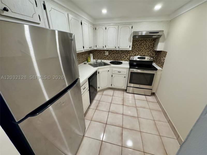 1 bedroom Condominium at 2100 Sans Souci Blvd A1410, Bayview Towers, North Miami — photo 2