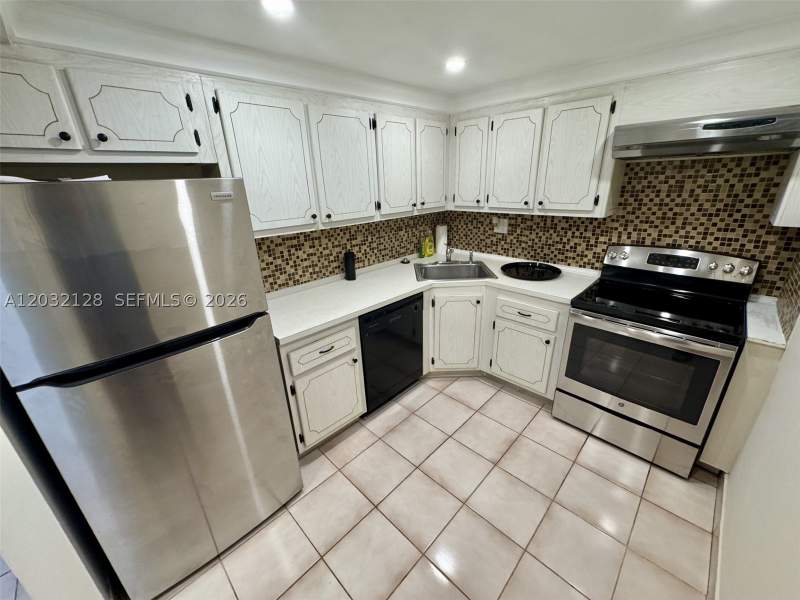 1 bedroom Condominium at 2100 Sans Souci Blvd A1410, Bayview Towers, North Miami — photo 3