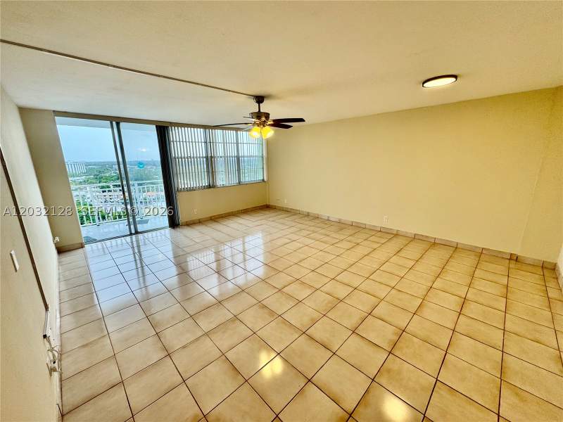 1 bedroom Condominium at 2100 Sans Souci Blvd A1410, Bayview Towers, North Miami — photo 4