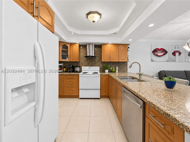 1 bedroom Condominium at 5701 Collins Ave 1711, Arlen Beach Condo, Miami Beach — photo 5