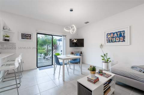 561 NW 204th St, Miami Gardens FL - photo 6 of 46