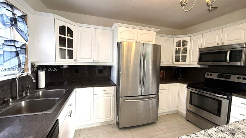 4 bedroom SingleFamilyResidence at 1245 NE 203rd St, Mansionette Homes Sec 2, Miami — photo 3