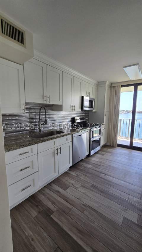 18151 NE 31st Ct 217, Aventura FL - photo 9 of 22