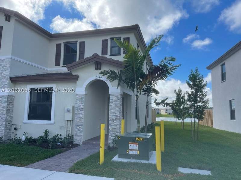 3 bedroom Townhouse at 10144 SW 228th Ter, Enclave South Phase 2, Miami — photo 3