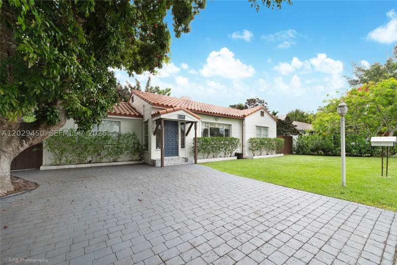 3 bedroom SingleFamilyResidence at 4345 SW 13th St, Triana, Miami — photo 2
