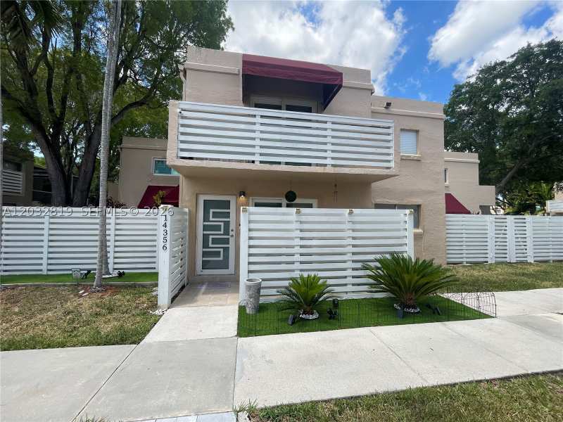 3 bedroom Townhouse at 14356 SW 96th Ter, Kendall Center, Miami — photo 1