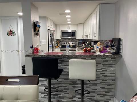 14356 SW 96th Ter, Miami FL - photo 12 of 29