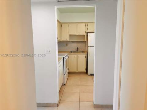 2880 NE 203rd St 28B, Aventura FL - photo 9 of 12
