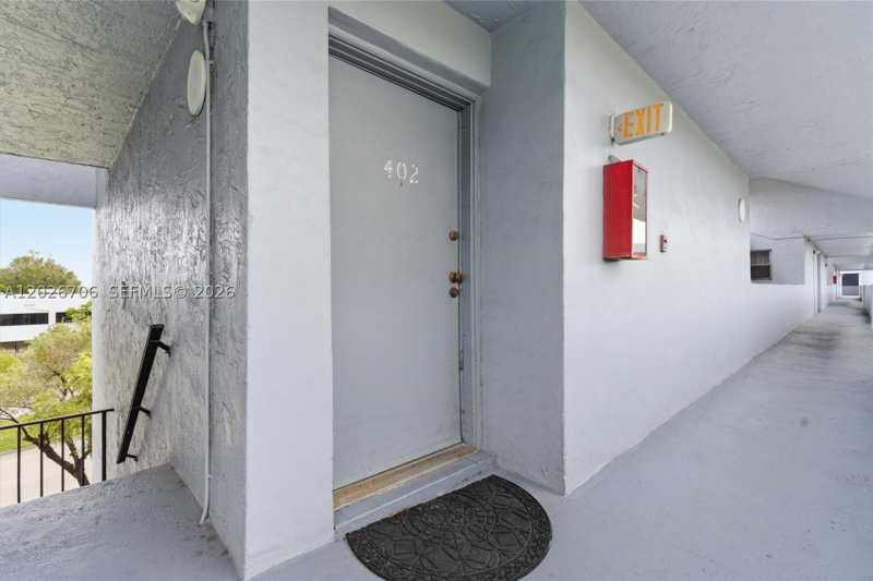 2 bedroom Condominium at 210 Fontainebleau Blvd 402, The Greens Condo, Miami — photo 1