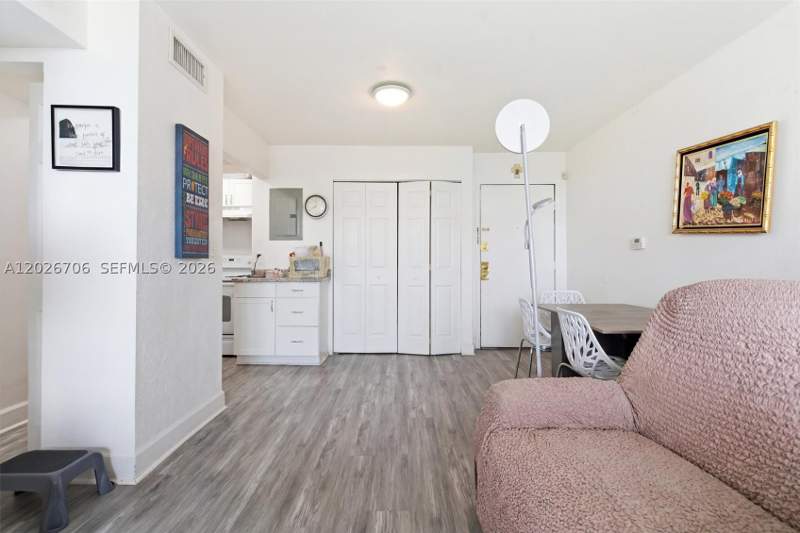 2 bedroom Condominium at 210 Fontainebleau Blvd 402, The Greens Condo, Miami — photo 3