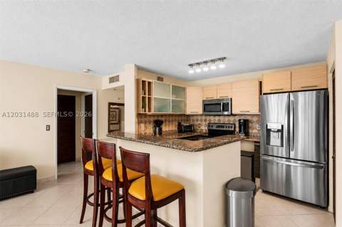 19701 E Country Club Dr 5604, Aventura FL - photo 7 of 17