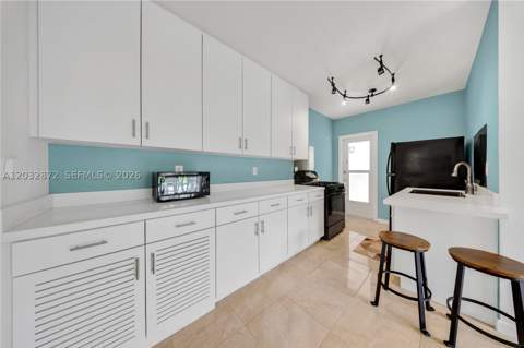 260 Ocean Dr 12A, Miami Beach FL - photo 8 of 38